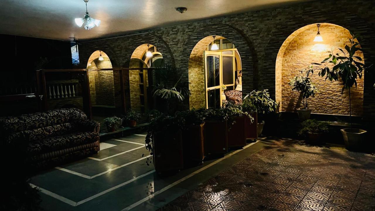 Hotel International Srinagar Exterior foto
