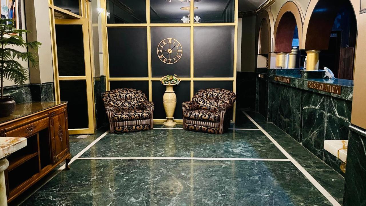 Hotel International Srinagar Exterior foto
