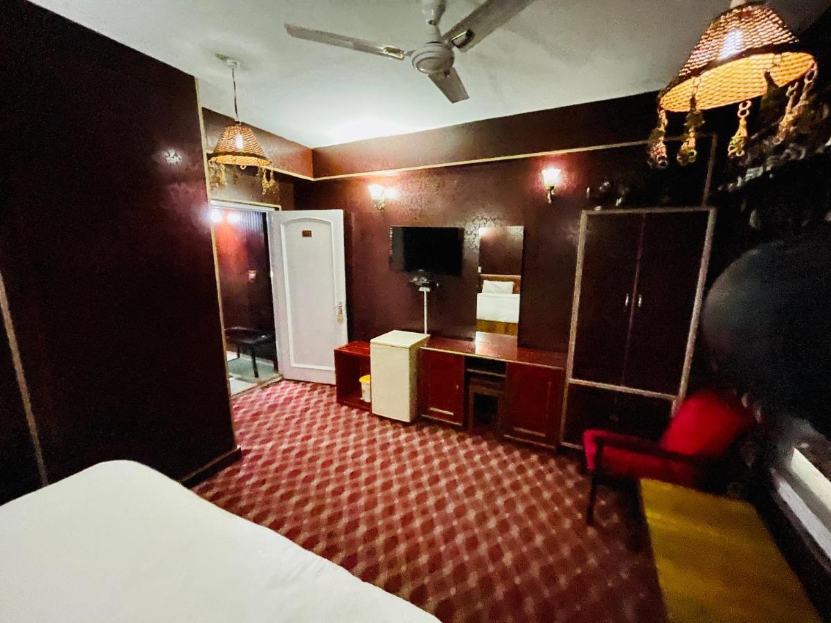 Hotel International Srinagar Exterior foto