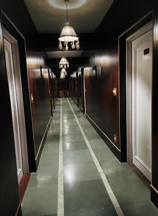 Hotel International Srinagar Exterior foto